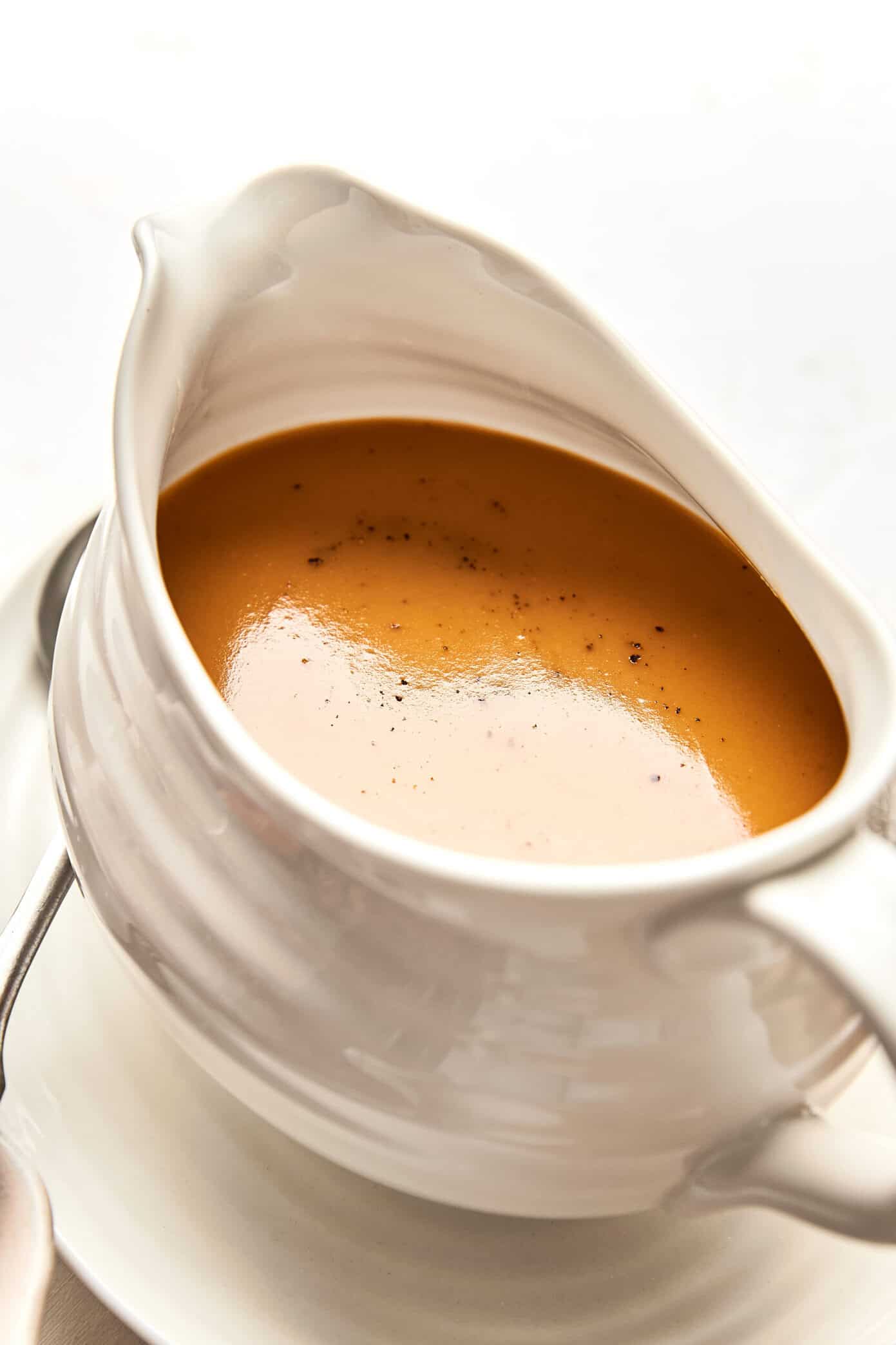 Foolproof Turkey Gravy: Skim, Stir, & Season for Rich Flavor